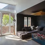 Flagey Terrace Design Residence