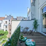 Luxurious 6-Br Mansion Near European Union