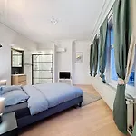 Cosy Apartment Moliere 2