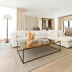 Modern Apartment In Brussels