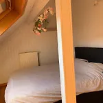 Une Belle Etage A Stockel With Charming Patio