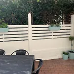 Une Belle Etage A Stockel With Charming Patio