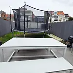 Cosy 2 Bedroom Apartment With Garden