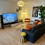 Grand Place - Prime Location 2 Bedroom Apartment