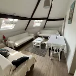 Cozy Nest By Gare Du Midi