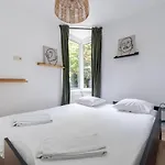 Uccle - Elegance & Modernity In A Quiet Setting