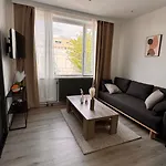 T2 Neuf Quartier Calme Central Et Transport Devant