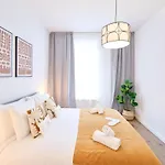 Charming 2Br Near Eu In Grand Place