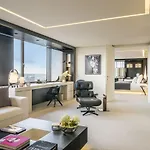 Hotel The 4*