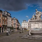 Wonderful Apartment In Sablon