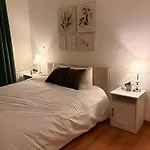 Cozy Private Room With Terrace & Workspace