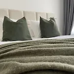 Beautiful Condominium With Jacuzzi