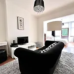 Chic Studio Heart Of The City With Balcony