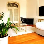 Viktoria B & B