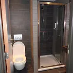Brxxl 5 Centre Hostel