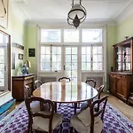Guest House With Beautiful Garden