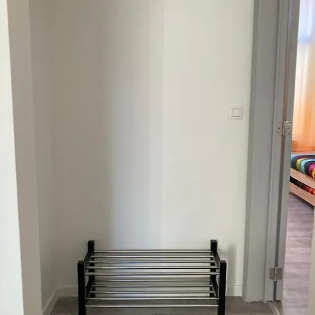 Dreamland Eu, Apartment Brussels
