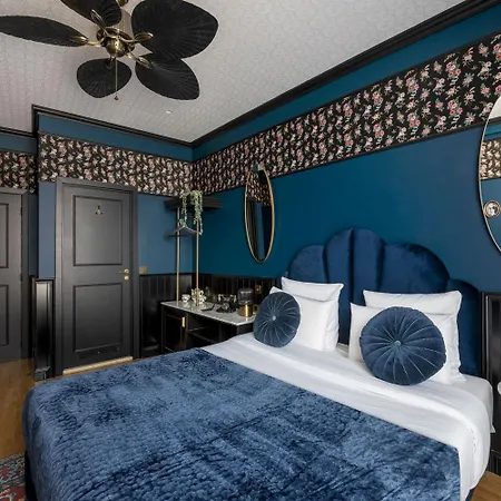 Craves Hotel