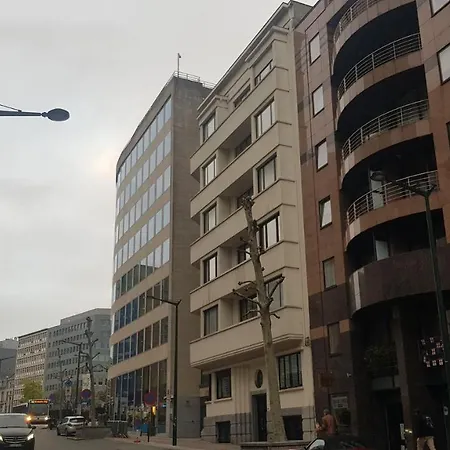 Beautiful 1br/1bar In E.u. District Apartment