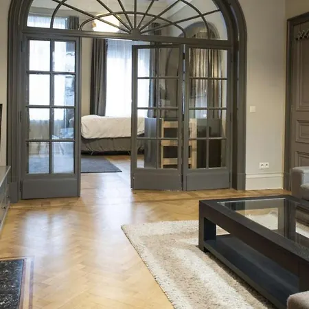 Apartment Chic 3-bedroom For Rent To Professionals In Ixelles Brussels