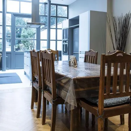 Chic 3-bedroom For Rent To Professionals In Ixelles Apartment