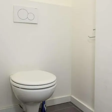 Chic 3-bedroom For Rent To Professionals In Ixelles Apartment Brussels