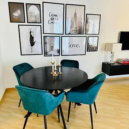 Urbanstay In Charming Sablon Brussel
