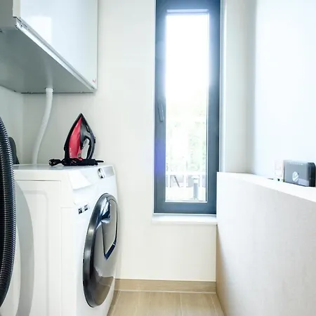 Apartment Beautiful 1 Bedroom Close To Chatelain *