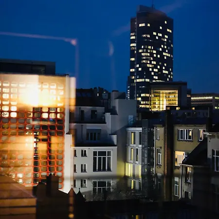 Luxury 200sqm / Hot Tub / Sauna Apartment *