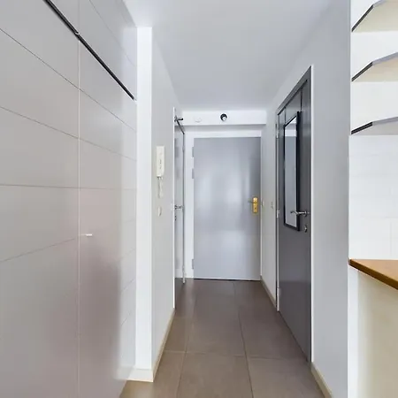 Studio Near Place Stephanie Apartment *