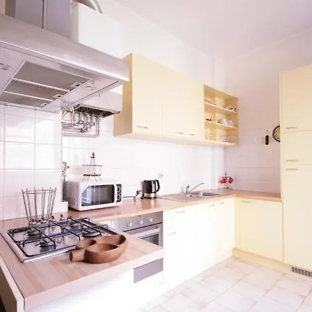 Apartment Trone