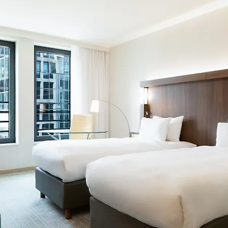 Courtyard By Marriott Eu Hotel 4*