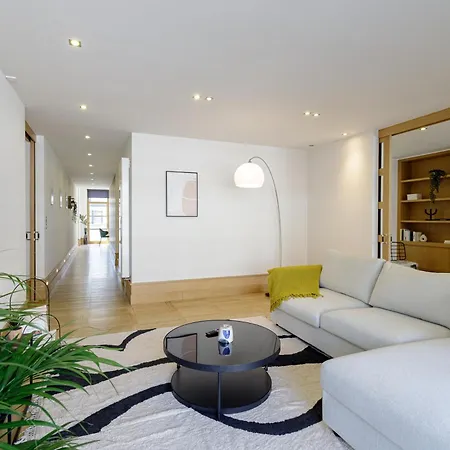 Apartment Couronne