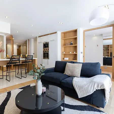 Apartment Couronne