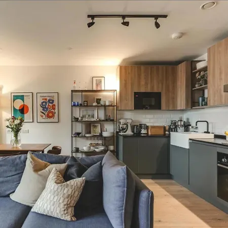 Apartment 2 Bedroom Flat With Convenient Location - After Booking Request - Peаse Contаct Our Manаger On Tеlegram, To Confirm Your Booking - Telegrаm Username Is - Clembook *