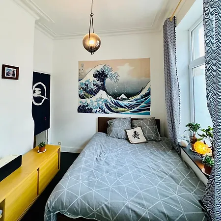 Budget Friendly In Ixelles Next To Eu For Up To 10 People * Brussels