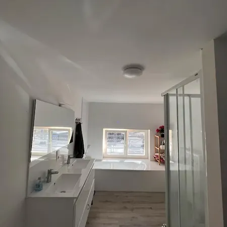 Homestay Et Etage Prives Dans Un Duplex Moderne
