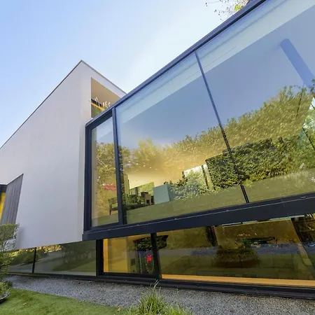 The Luxury Glass Manor Brussels