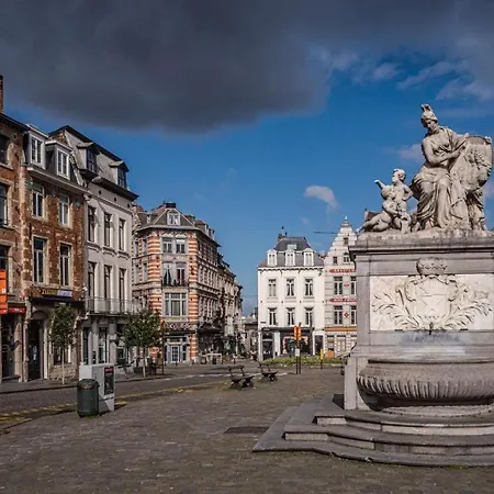 Superbe Au Coeur Du Sablon * Brussels