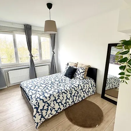 Apartment Charming Two Bedroom Flat - Nato -