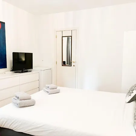Louise Garden Homestay Brussels