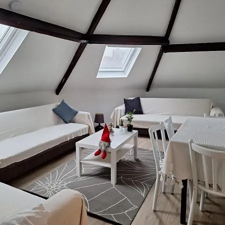 Cozy Nest By Gare Du Midi Apartment