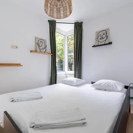 Uccle - Elegance & Modernity In A Quiet Setting Brussels