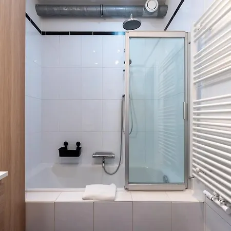 Apartment Uccle - Elegance & Modernity In A Quiet Setting *