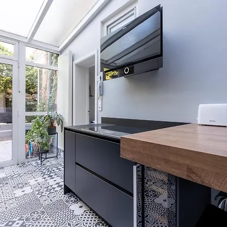 Uccle - Elegance & Modernity In A Quiet Setting Apartment *