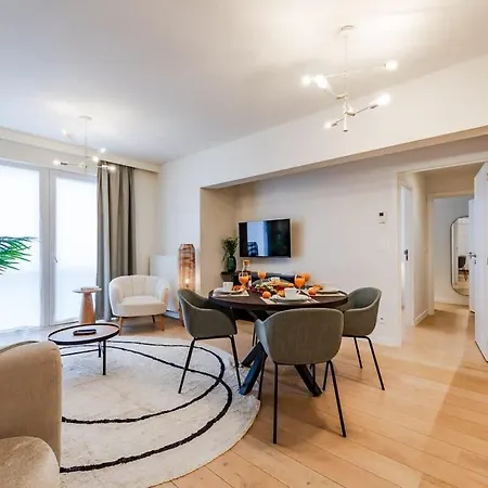 Apartment 3br Nato & Eu Free Luggage