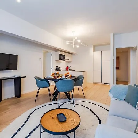 Apartment 3br Nato & Eu Free Luggage