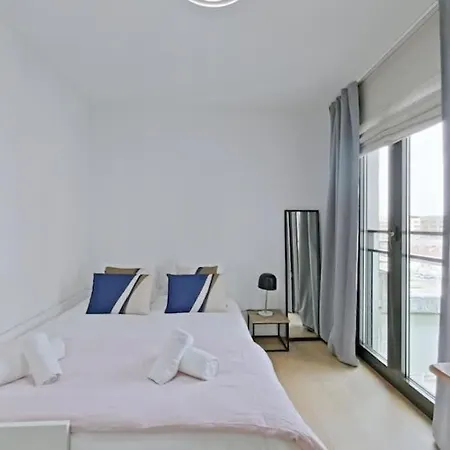 Stylish 2br With Balcony Apartment Brussels