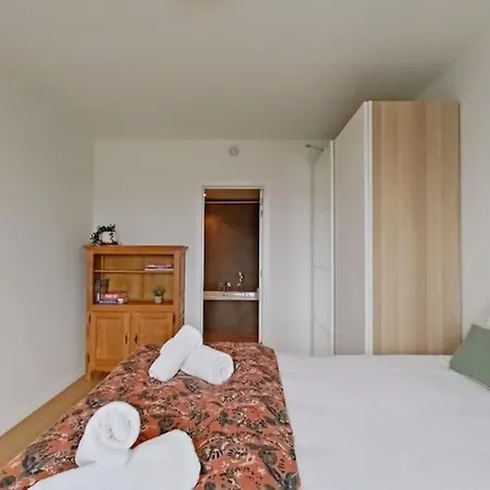 Stylish 2br With Balcony Apartment