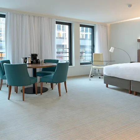 Courtyard By Marriott Eu Hotel 4*